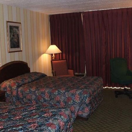 A Victory Inn & Suites - Энн-Арбор Экстерьер фото